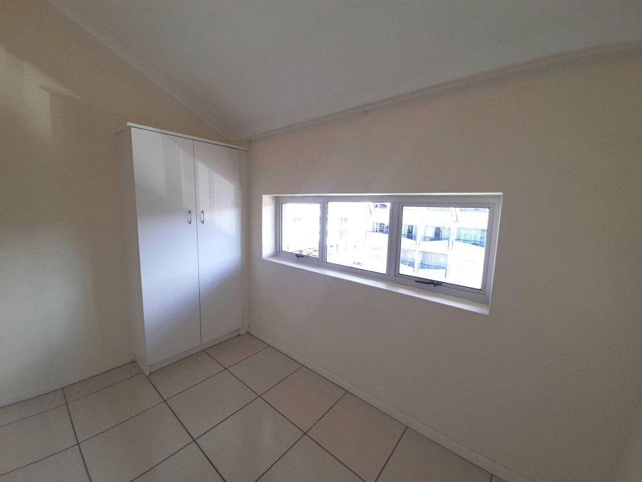 8 Bedroom Property for Sale in Uitzicht Western Cape